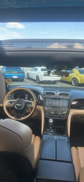 2021 Bentley Bentayga - Image 7 of 14