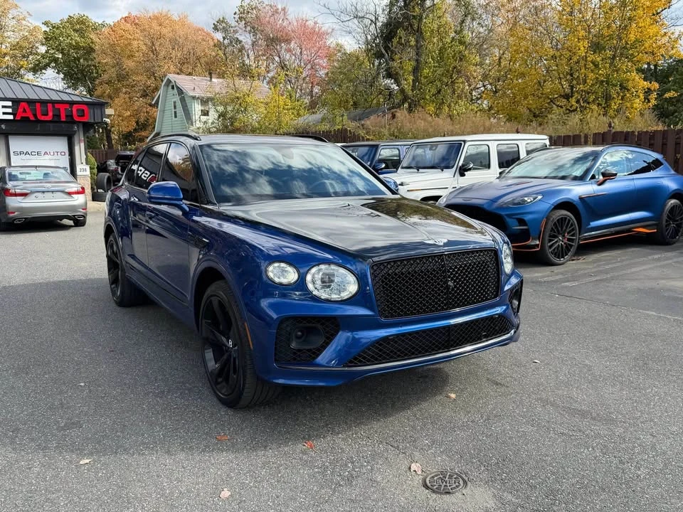 2021 Bentley Bentayga - Image 2 of 16