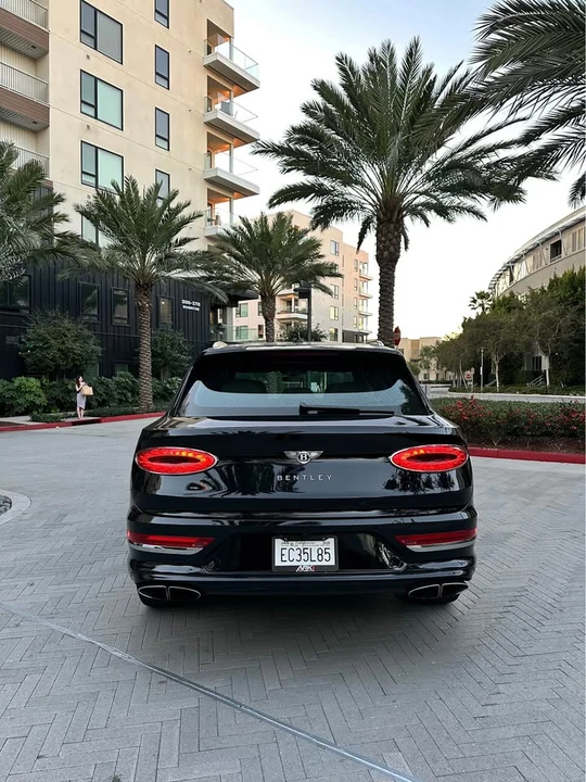 2021 Bentley Bentayga - Image 6 of 12