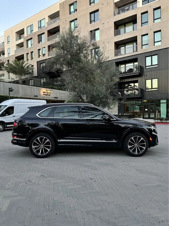 2021 Bentley Bentayga - Image 4 of 12