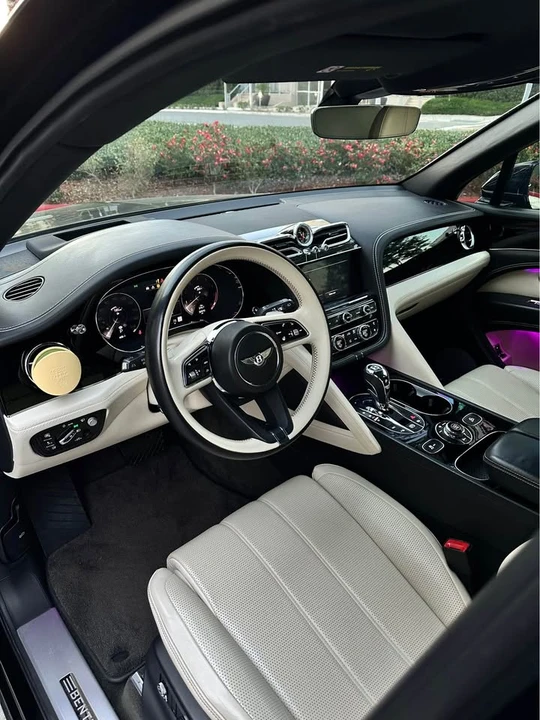 2021 Bentley Bentayga - Image 8 of 12