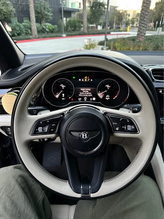 2021 Bentley Bentayga - Image 9 of 12