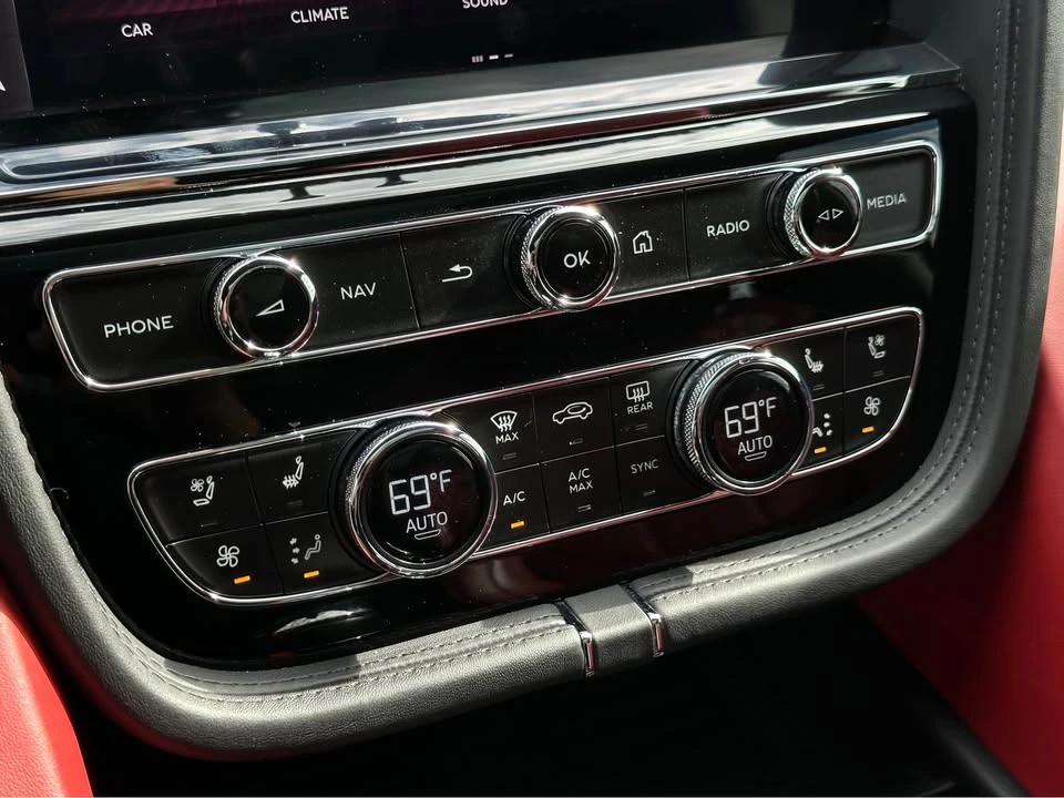 2021 Bentley Bentayga - Image 17 of 19