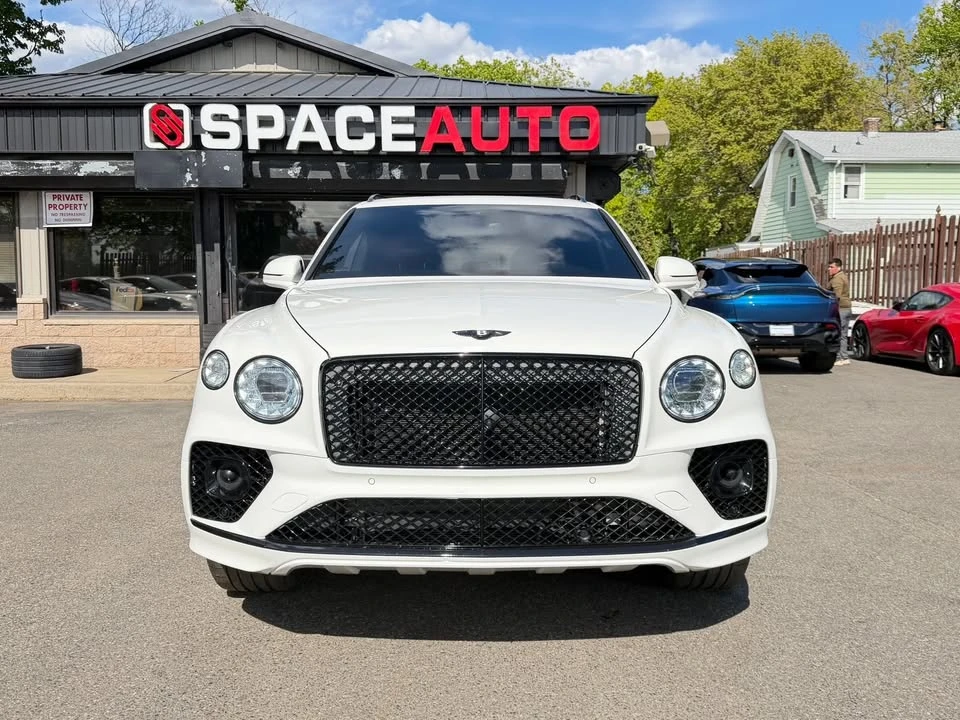2021 Bentley Bentayga - Image 2 of 10