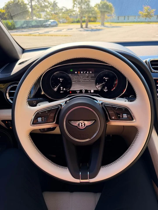 2021 Bentley Bentayga - Image 14 of 20