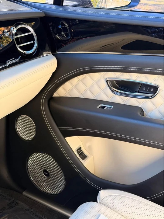 2021 Bentley Bentayga - Image 17 of 20