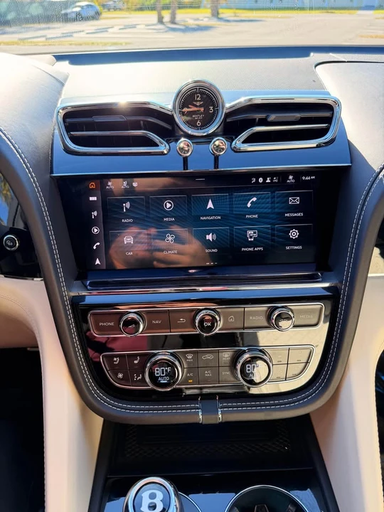 2021 Bentley Bentayga - Image 15 of 20
