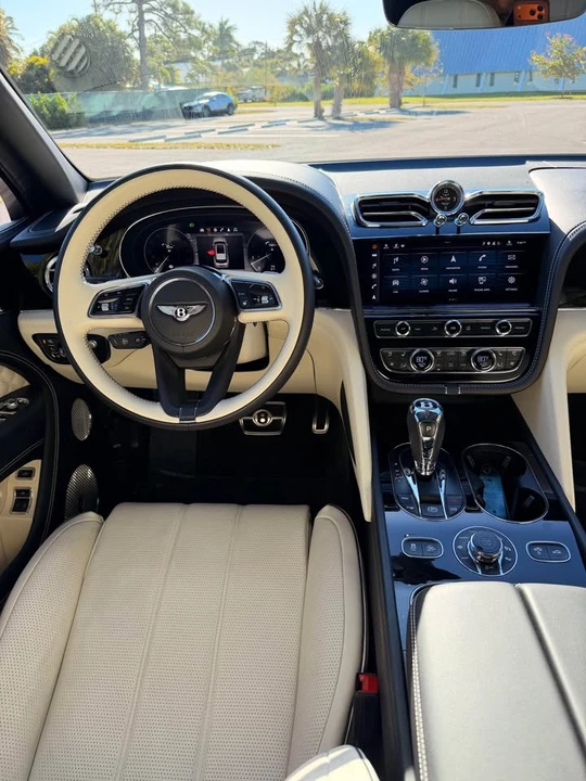 2021 Bentley Bentayga - Image 11 of 20