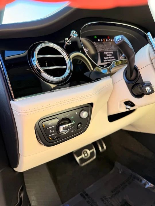 2021 Bentley Bentayga - Image 13 of 20