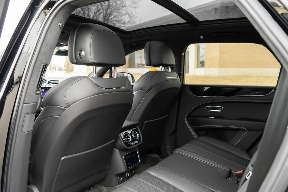 2021 Bentley Bentayga - Image 15 of 18