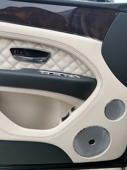2021 Bentley Bentayga - Image 9 of 14