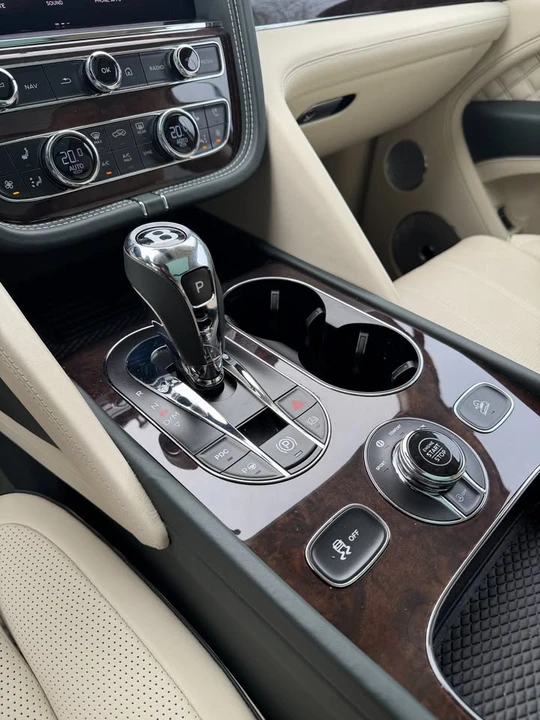 2021 Bentley Bentayga - Image 13 of 14