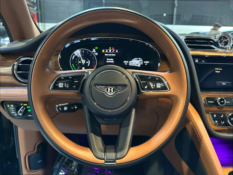 2021 Bentley Bentayga - Image 19 of 20