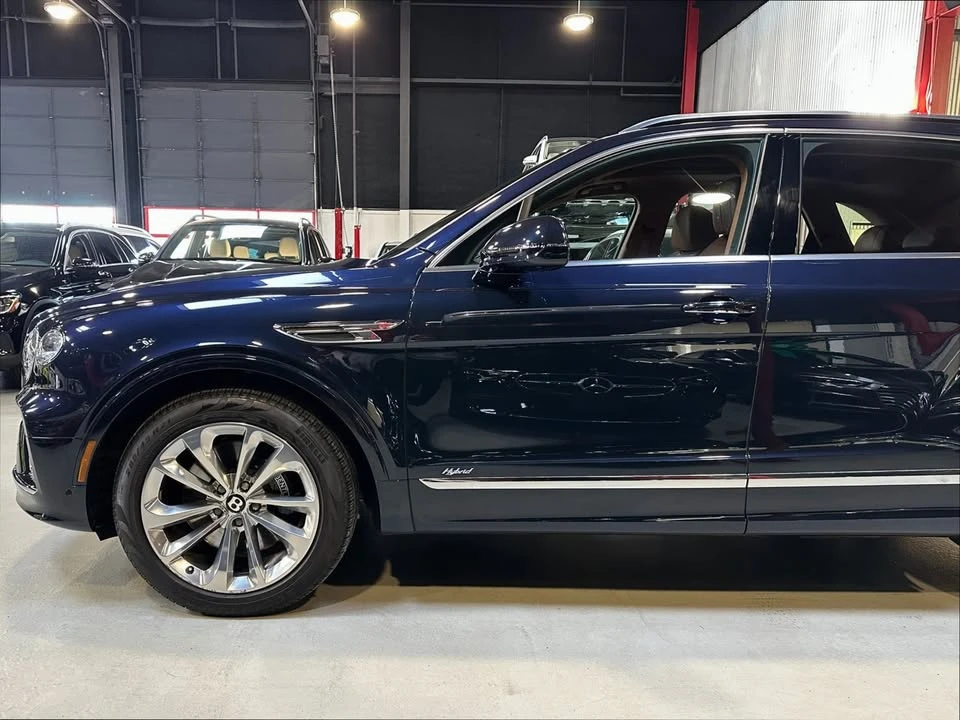 2021 Bentley Bentayga - Image 2 of 20