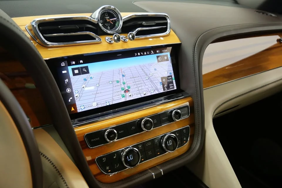 2021 Bentley Bentayga Mulliner - Image 13 of 15