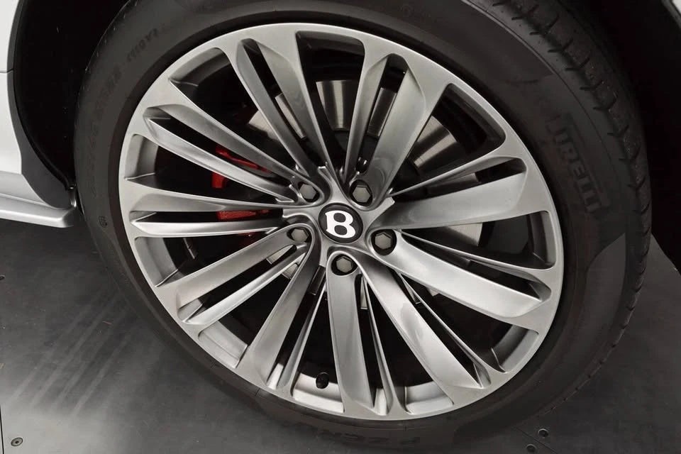 2021 Bentley Bentayga Speed - Image 18 of 18