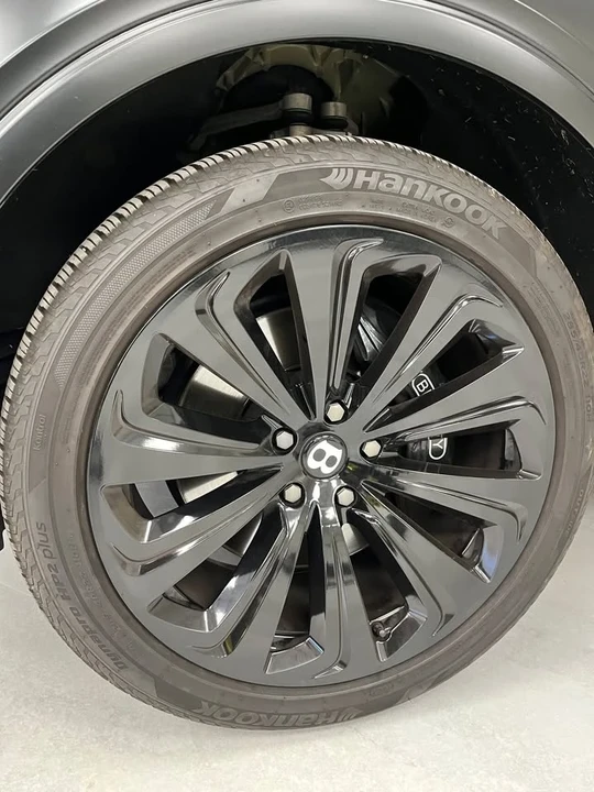 2021 Bentley Bentayga - Image 4 of 14
