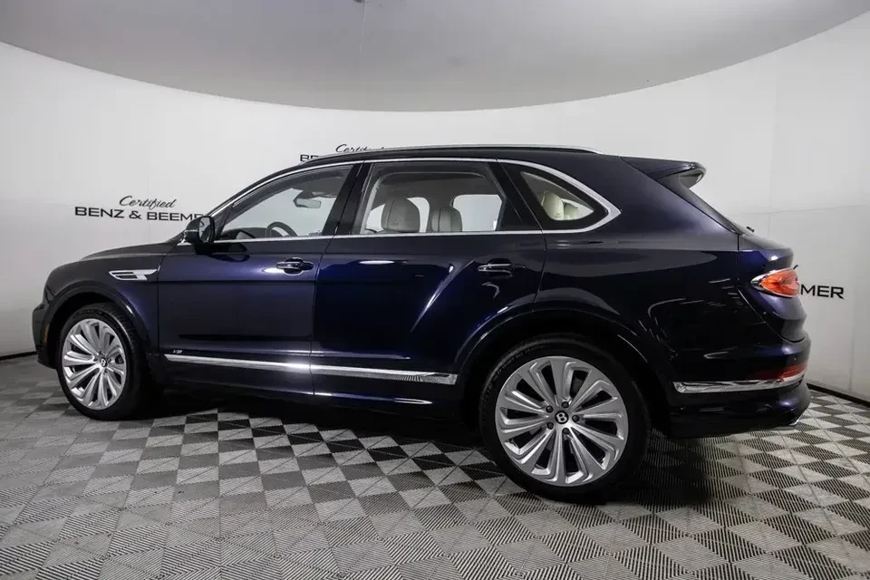 2021 Bentley Bentayga - Image 3 of 8
