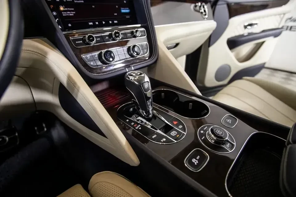 2021 Bentley Bentayga - Image 6 of 8