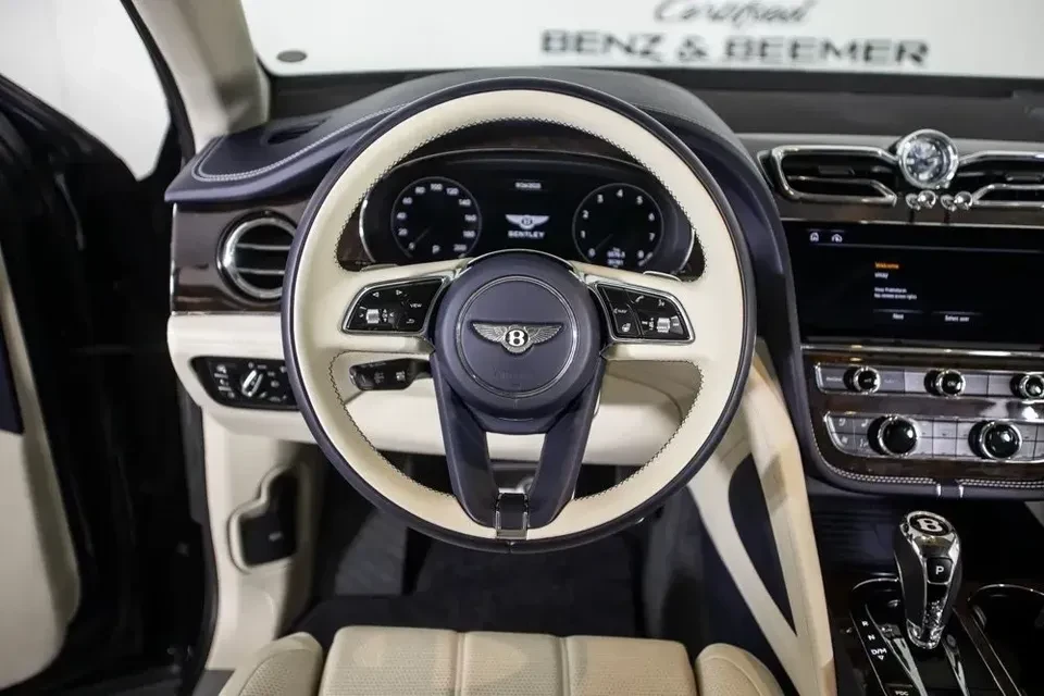 2021 Bentley Bentayga - Image 7 of 8