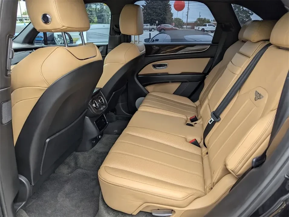 2021 Bentley Bentayga - Image 10 of 17