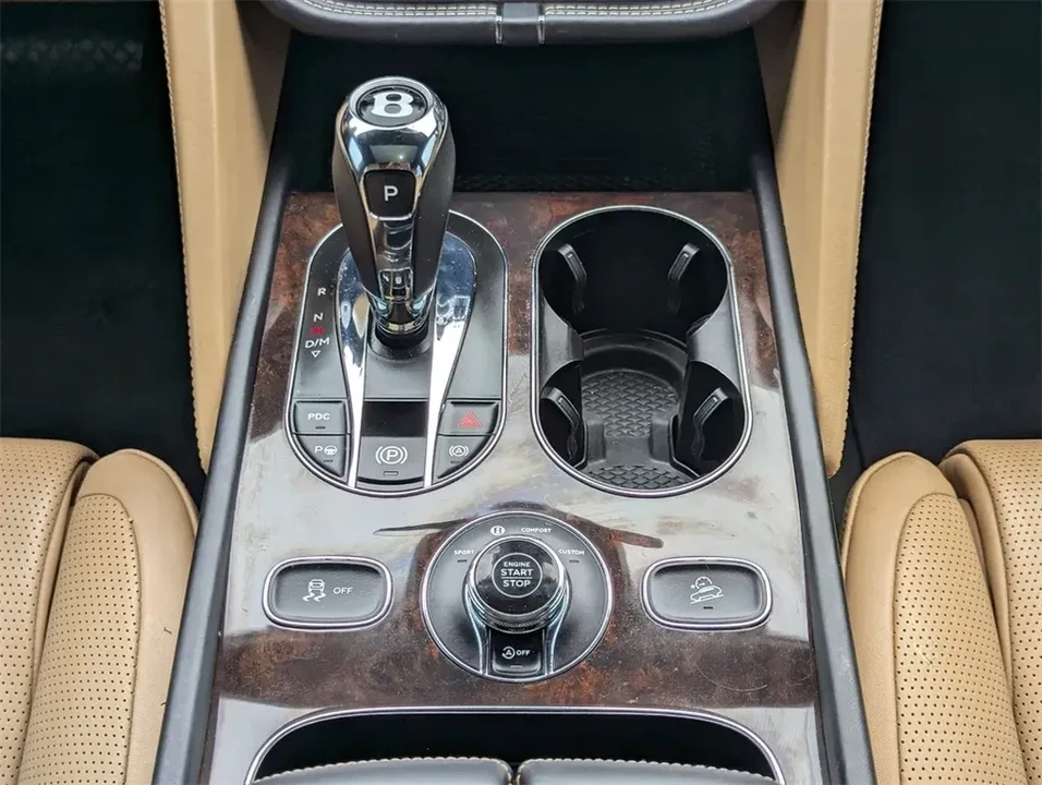 2021 Bentley Bentayga - Image 12 of 17