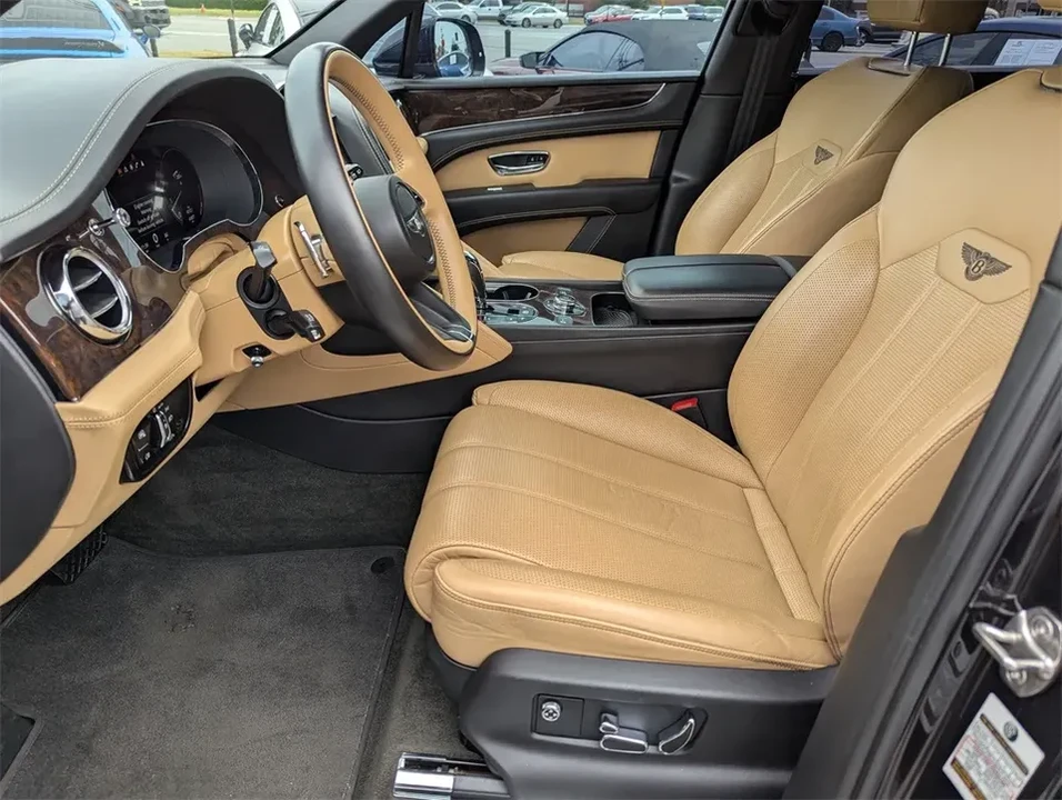2021 Bentley Bentayga - Image 9 of 17