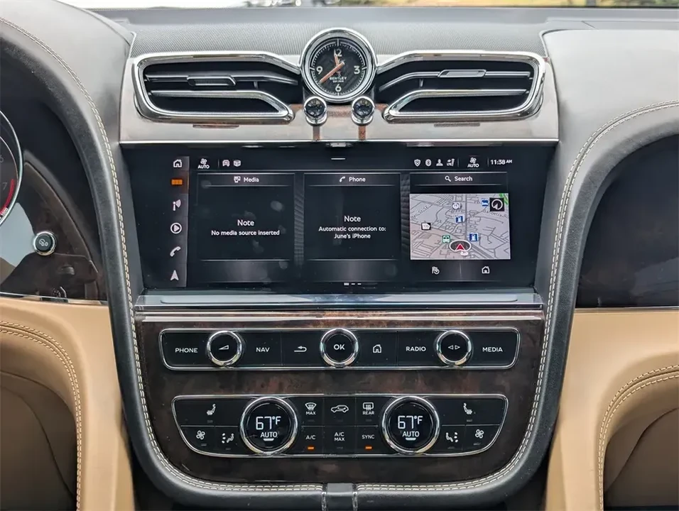 2021 Bentley Bentayga - Image 11 of 17