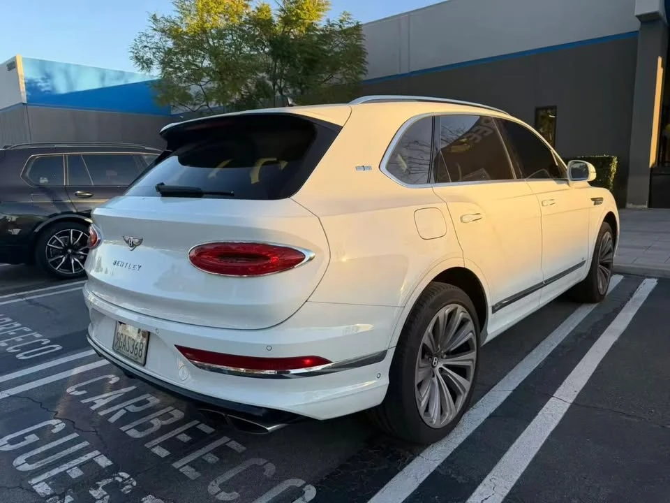 2021 Bentley Bentayga - Image 2 of 5