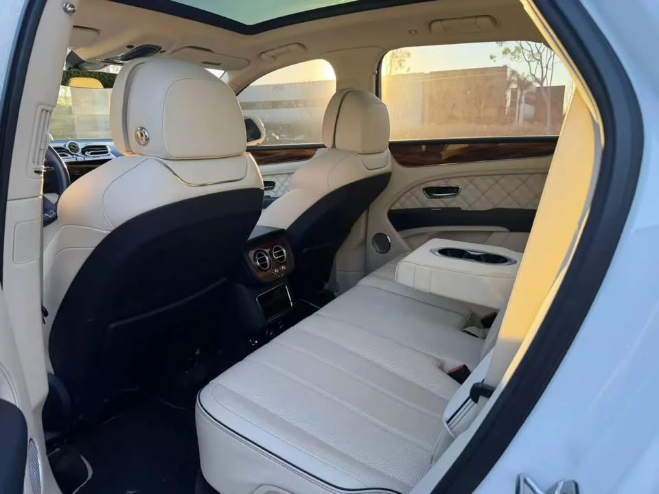 2021 Bentley Bentayga - Image 4 of 5