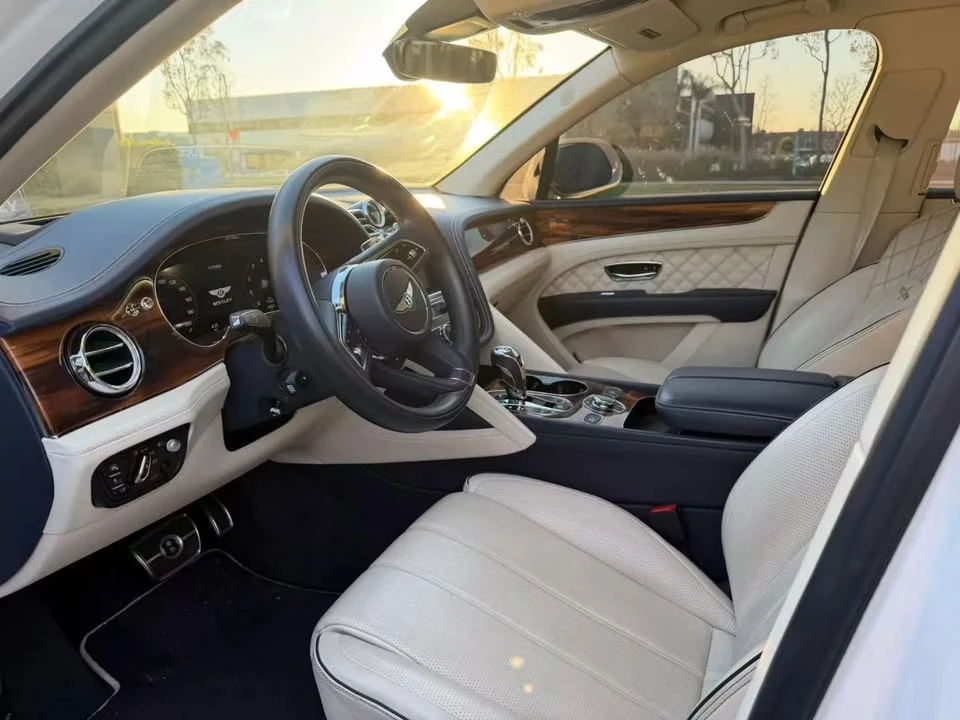 2021 Bentley Bentayga - Image 3 of 5