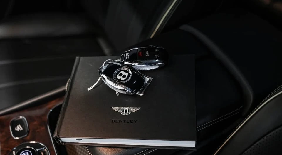 2021 Bentley Bentayga - Image 17 of 19
