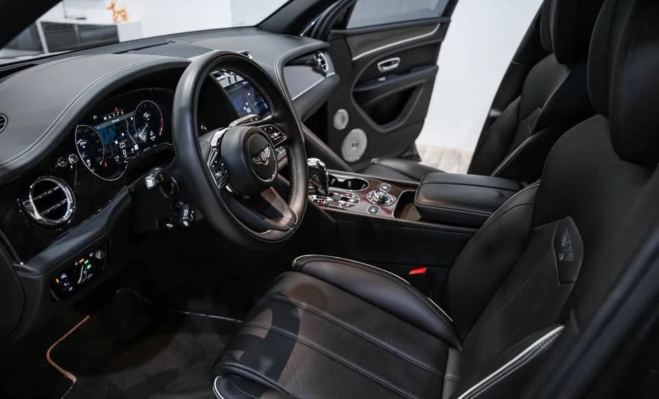 2021 Bentley Bentayga - Image 9 of 19