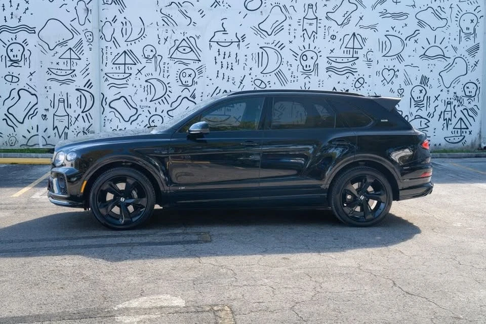 2021 Bentley Bentayga - Image 2 of 8