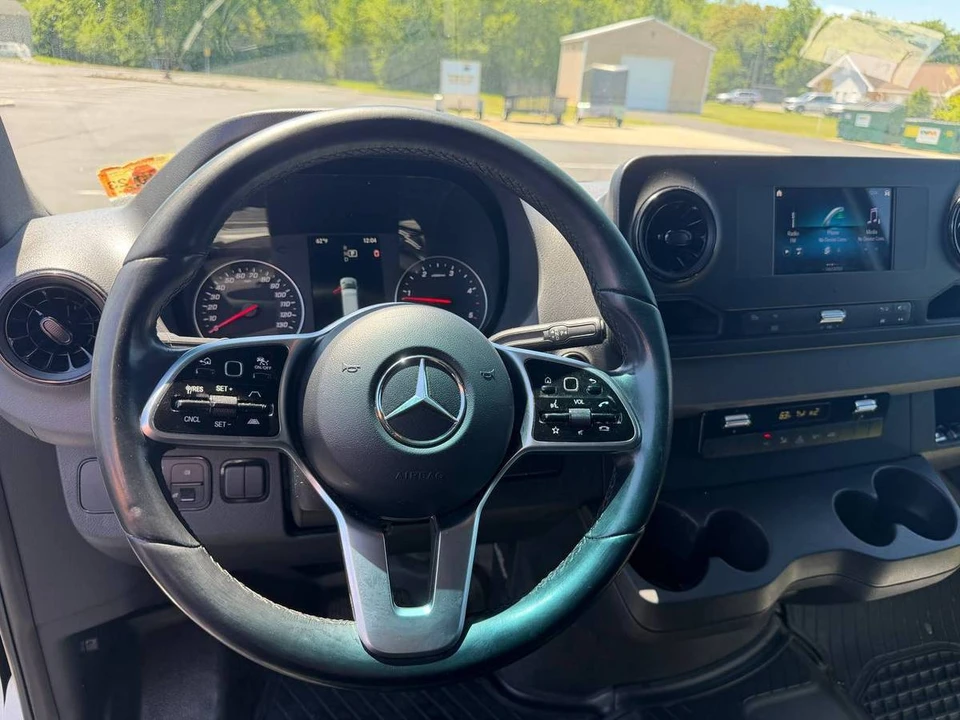 2021 Mercedes-Benz VS30 Sprinter - Image 6 of 13