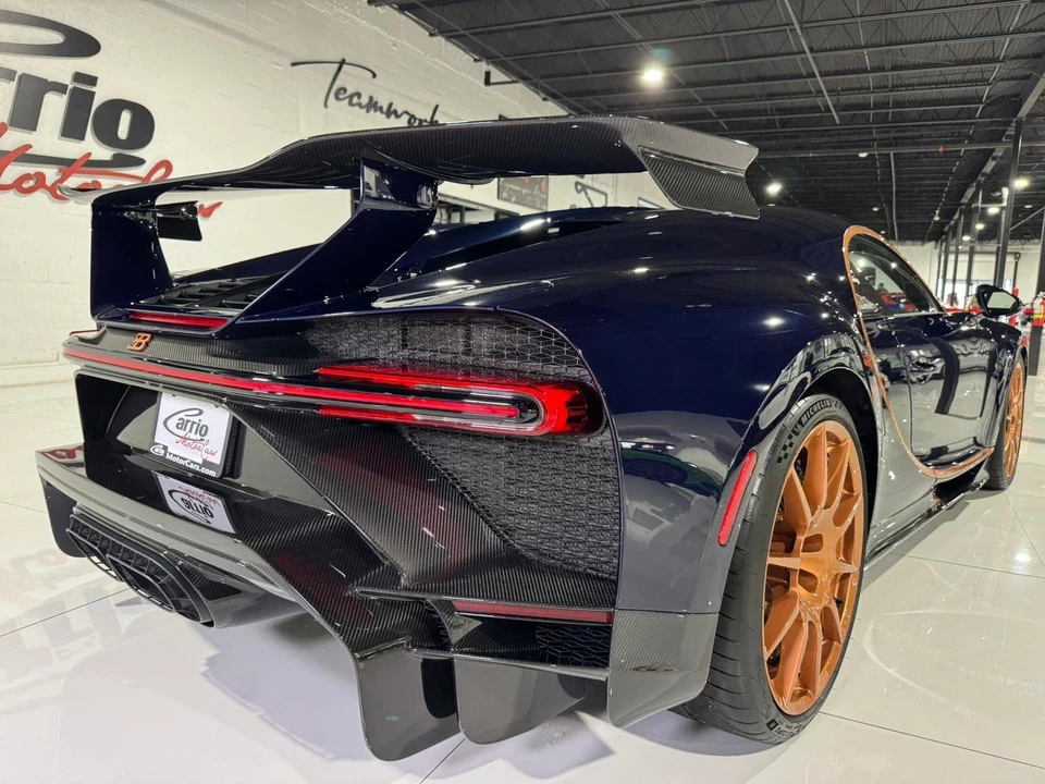 2021 Bugatti Chiron Pur Sport - Image 11 of 12