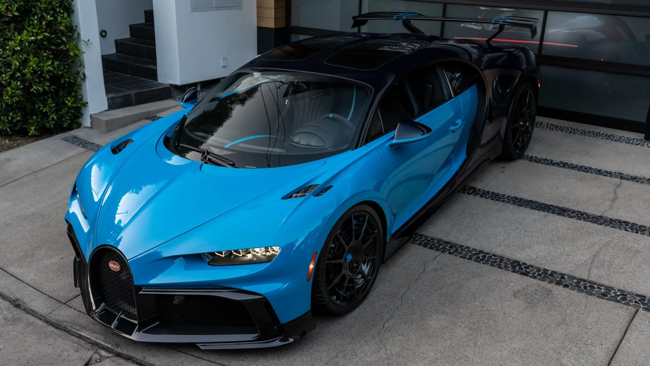 2021 Bugatti Chiron Pur Sport - Image 2 of 31
