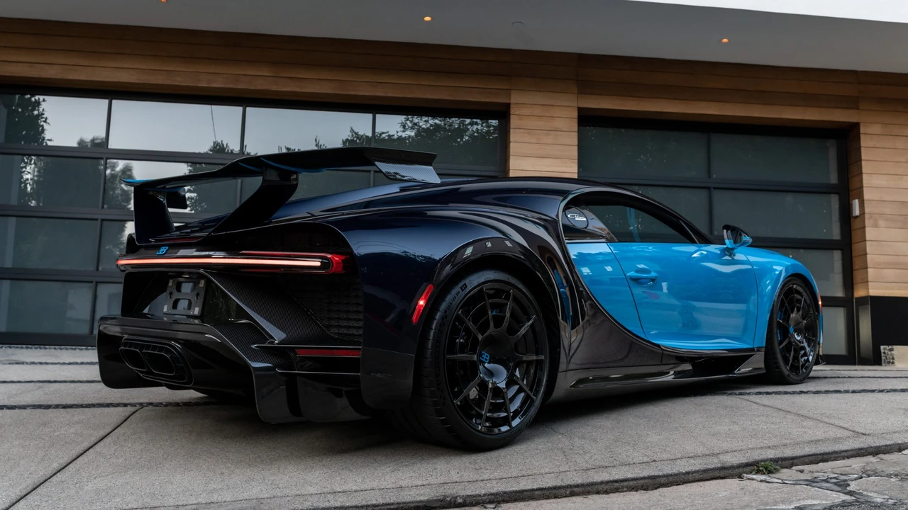 2021 Bugatti Chiron Pur Sport - Image 4 of 31