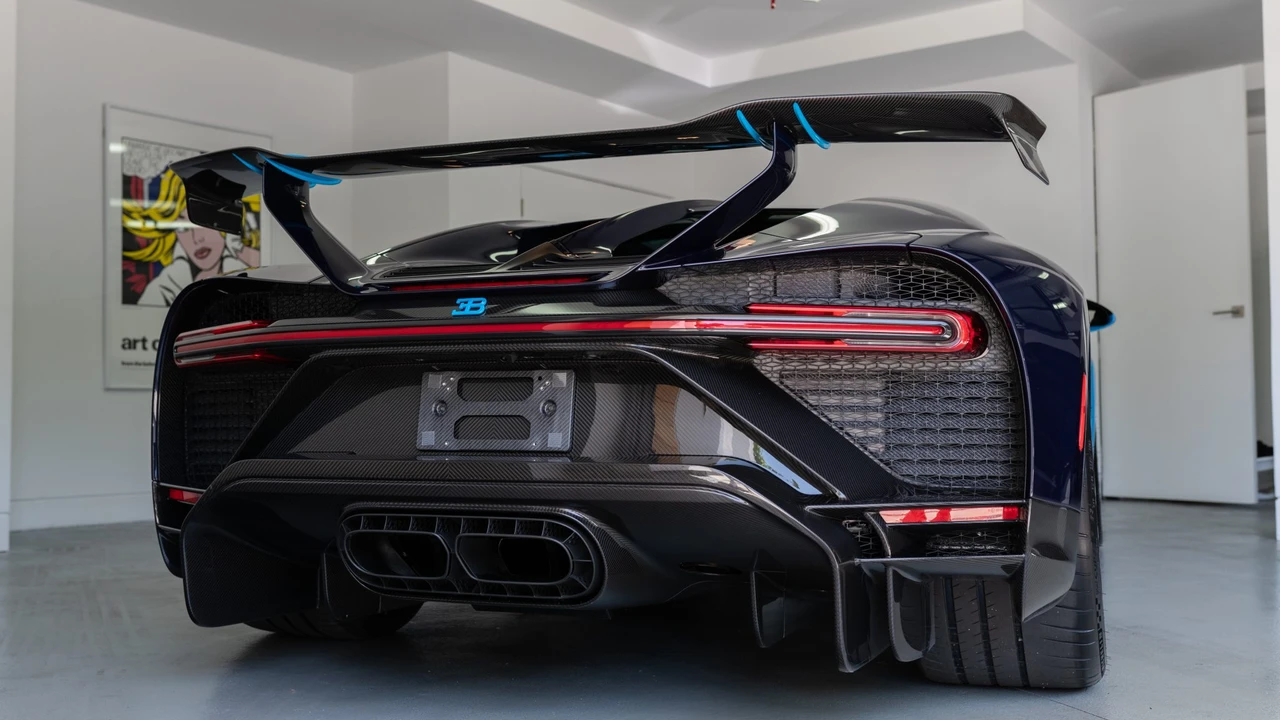 2021 Bugatti Chiron Pur Sport - Image 15 of 31