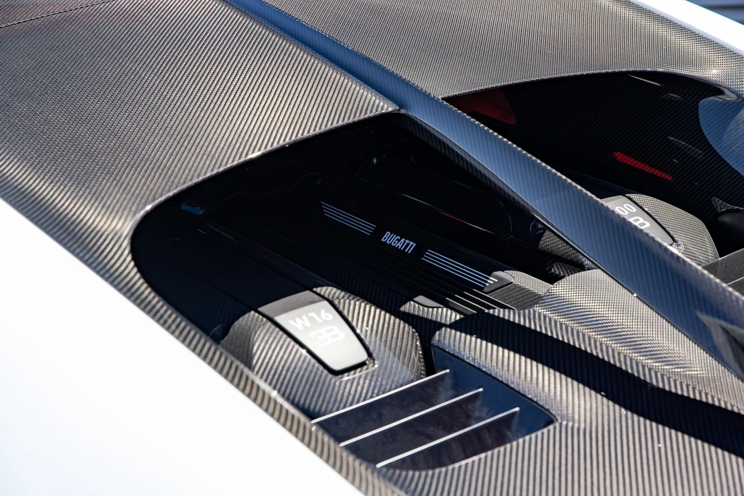2021 Bugatti Chiron Pur Sport - Image 14 of 31