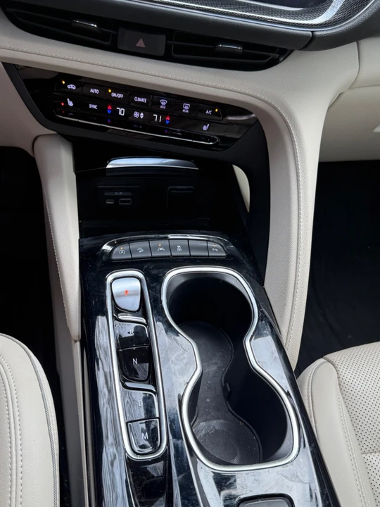 2021 Buick Envision - Image 10 of 15