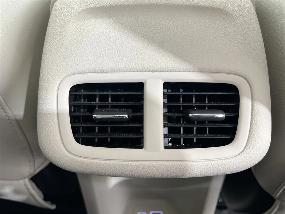2021 Buick Envision - Image 19 of 21