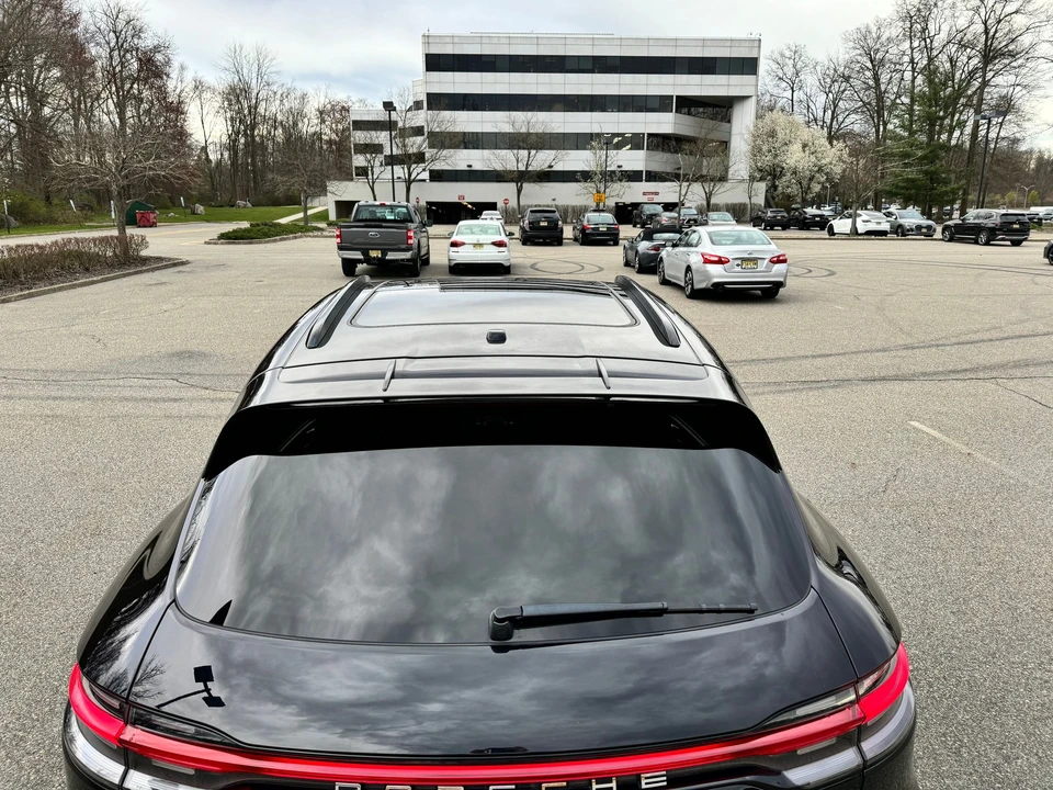 2021 Porsche Macan Turbo - Image 16 of 31