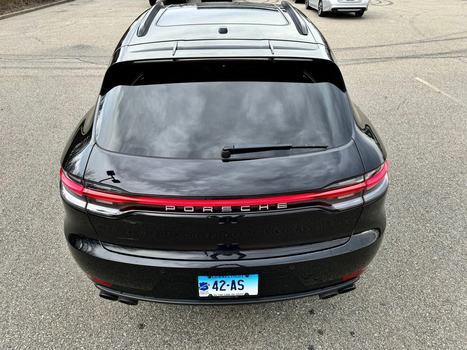 2021 Porsche Macan Turbo - Image 17 of 31