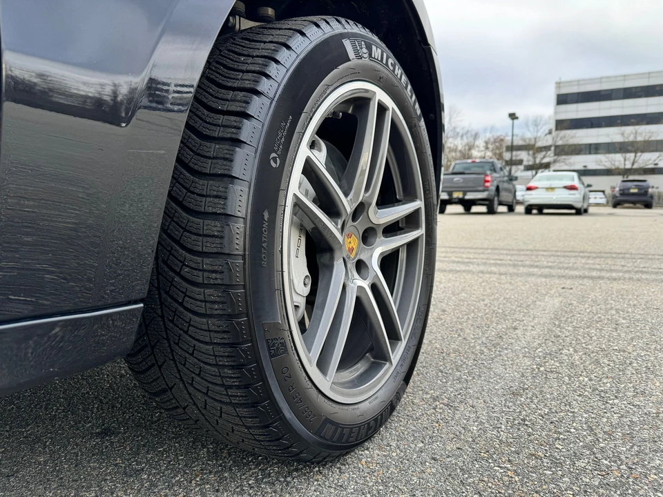 2021 Porsche Macan Turbo - Image 22 of 31