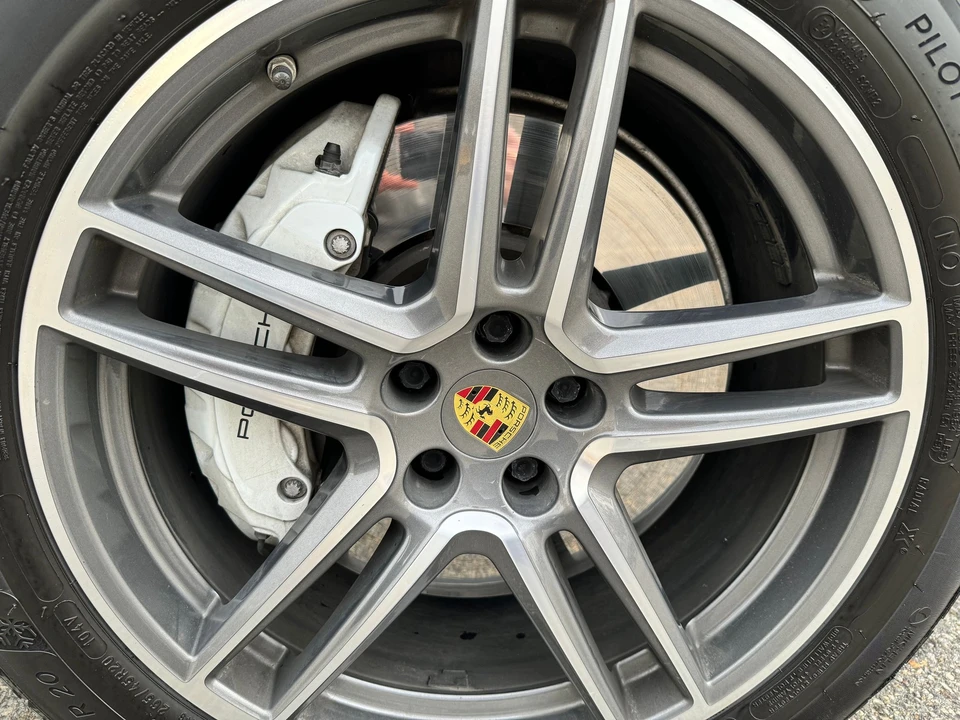 2021 Porsche Macan Turbo - Image 23 of 31