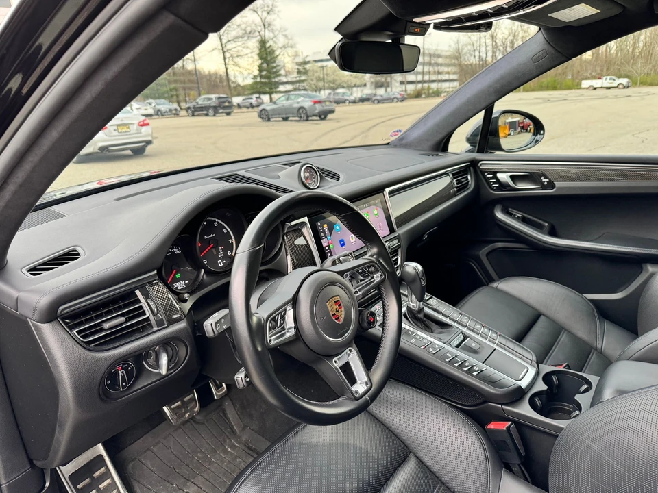 2021 Porsche Macan Turbo - Image 29 of 31