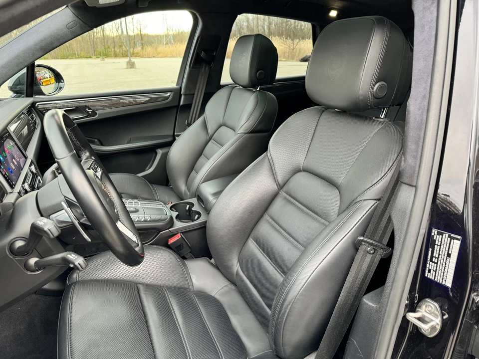 2021 Porsche Macan Turbo - Image 30 of 31