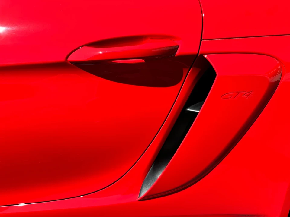 2021 Porsche 718 Cayman GT4 - Image 15 of 28