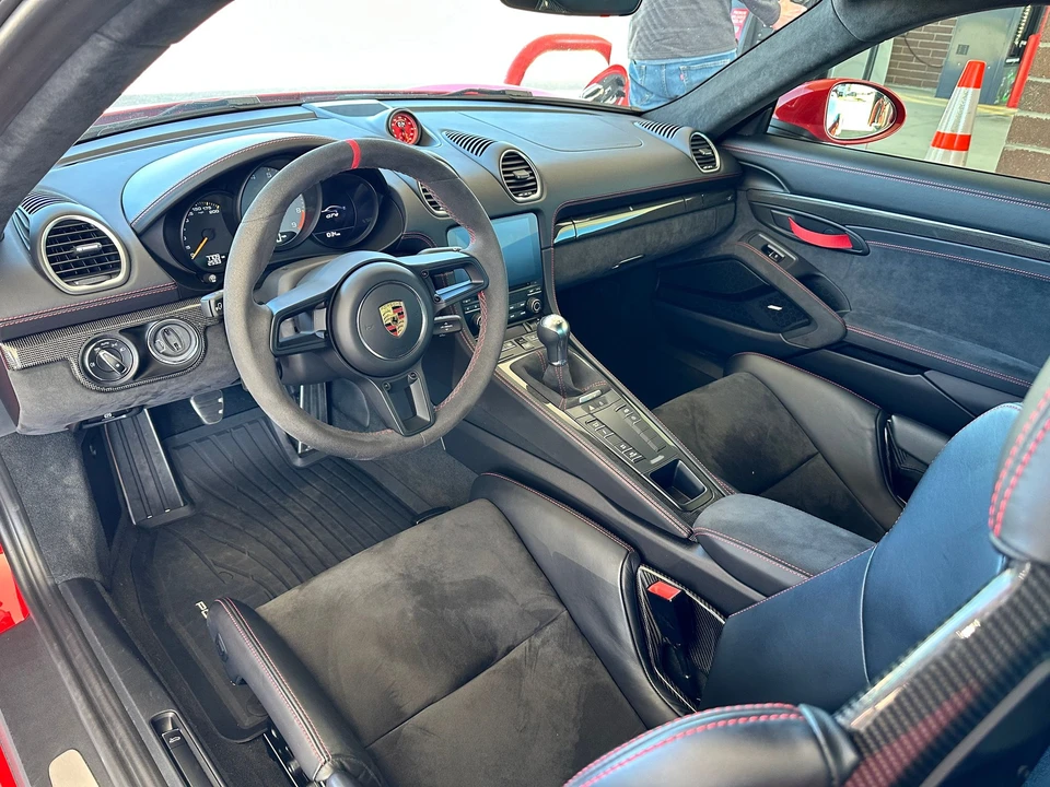 2021 Porsche 718 Cayman GT4 - Image 19 of 28